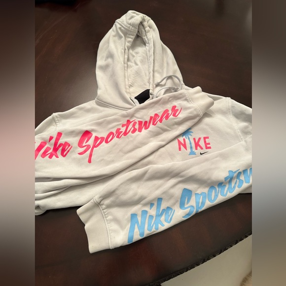 Sweaters - Picture 2 of 3